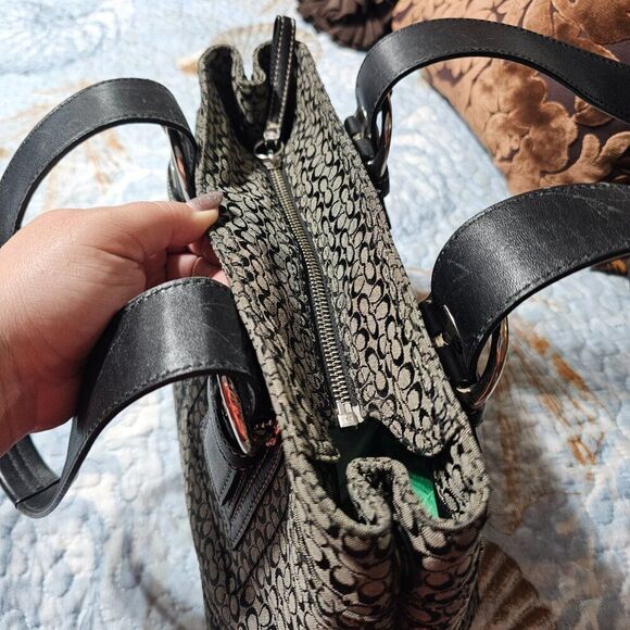 2008 Coach Y2K East West Soho Tote Purse Shoulder Bag in Signature Jacquard - Picture 8 of 10